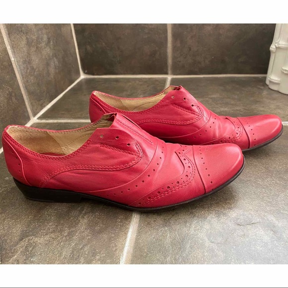 Pour La Victoire Red Leather Wing Tip Saddle Shoes - Picture 2 of 6